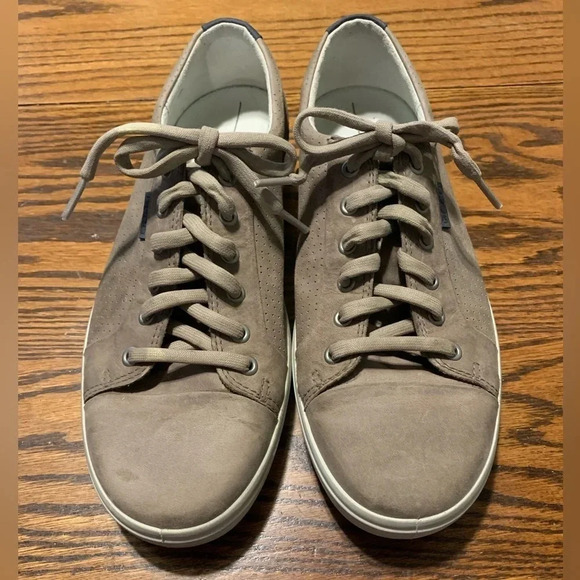 Ecco soft leather sneaker size M8/W10 - Picture 2 of 6